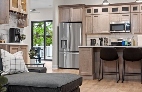 Point Breeze North Maison | Netflix+Free Parking+BBQ+Games Near Bakery Square
