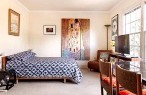The Palisades Maison | Free Parking on a Private St., Minutes to Georgetown, MedStar Hospital, Georgetown University and more