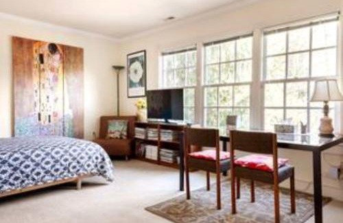 The Palisades Maison | Free Parking on a Private St., Minutes to Georgetown, MedStar Hospital, Georgetown University and more