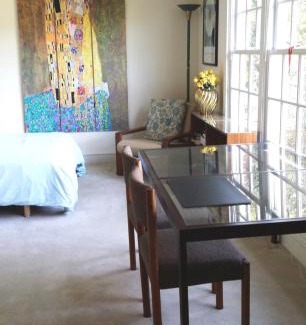 The Palisades Maison | Free Parking on a Private St., Minutes to Georgetown, MedStar Hospital, Georgetown University and more