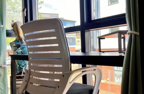 The Westside Appartement | Free parking-Tempur mattress- Self-checkin House