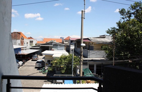 Surabaya Maison | Spacieux - Centre-ville bien équipé à 5 min de Tunjungan Plaza 0. 9 km - CHAMBRE 1
