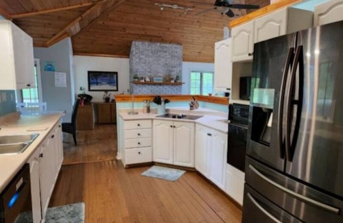 Picton Maison | La propriété Sandbanks Summer Laughlin - Kayak gratuit dans le parc aquatique - Sea Doo Avail