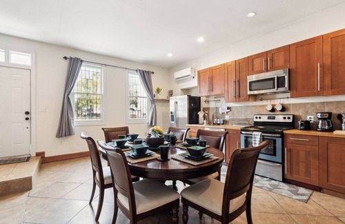 Le Droit Park Copropriété | Free private parking! Spacious, vibrant home! 2-bedroom condo with WiFi