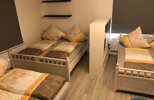 Lahr Appartement | wifi gratuit, accueillant pour les familles, équipement exclusif, situé sur une colline au sein de la forêt