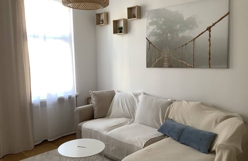 Rudolfsheim-Funfhaus Copropriété | Free WiFi Netflix; newly furnished; Contactless: Early Check In / Late Check Out!