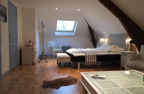 Saint-Pantaleon-de-Larche Maison | French Corréze Moulin Bleu