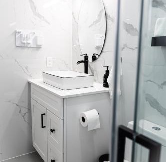 Brampton Appartement | French Charm in Brampton 2 Bdrm Apt