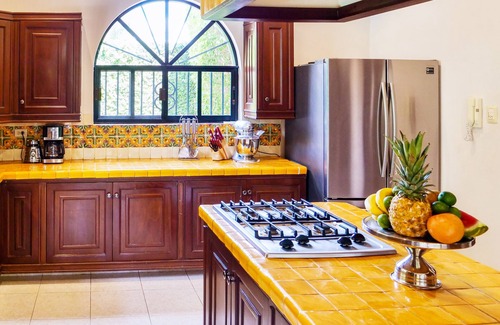 Merida Municipality Villa | Villa franco-coloniale, près du Paseo Montejo, des hôtels et des restaurants!