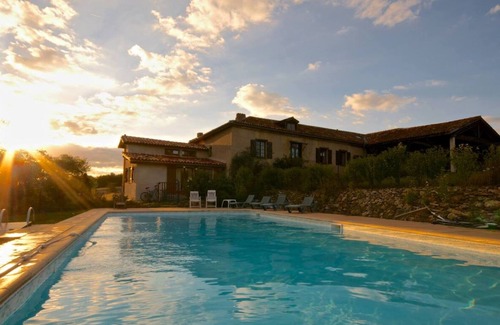 Aurignac Maison | Ferme française avec piscine et vue sur les Pyrénées
