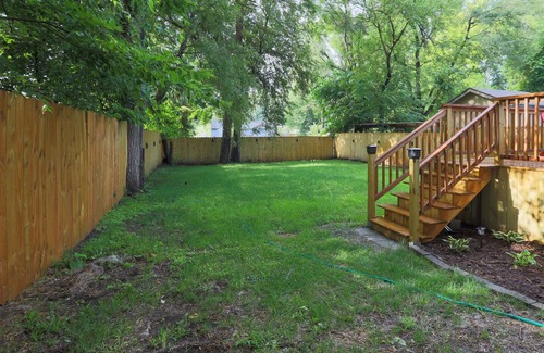Omaha Maison | Fresh and New 3 bedroom - 1 mile from Interstate access!