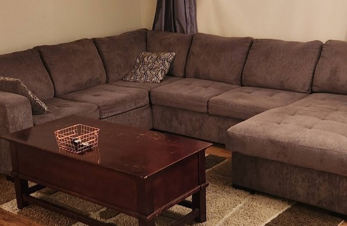 Weyburn Appartement | Fresh clean all you need home away from home recently painted and updated