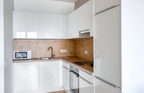 Erdberg Appartement | Fresh Landstraße 1BR w/ Pool, Gym & Cellar, nr Hyblerpark, by Blueground