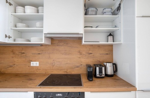 Erdberg Appartement | Fresh Landstraße 1BR w/ Pool, Gym & Cellar, nr Hyblerpark, by Blueground