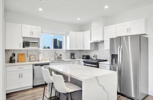 Historic Filipinotown Maison | Fresh & New Downtown La Condo!