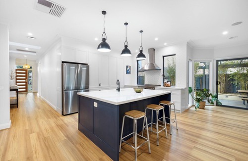 Waterways Maison | Freshly renovated 4-bedroom house. Featured on Foxtel's Love it or List it.