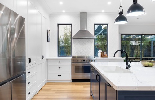 Waterways Maison | Freshly renovated 4-bedroom house. Featured on Foxtel's Love it or List it.
