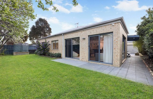 Waterways Maison | Freshly renovated 4-bedroom house. Featured on Foxtel's Love it or List it.