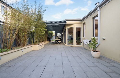 Waterways Maison | Freshly renovated 4-bedroom house. Featured on Foxtel's Love it or List it.