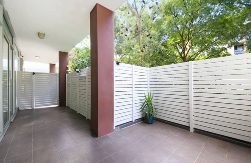 Mascot Appartement | Freshly Renovated Garden Apartment Walking Distance to Mascot Train Station
