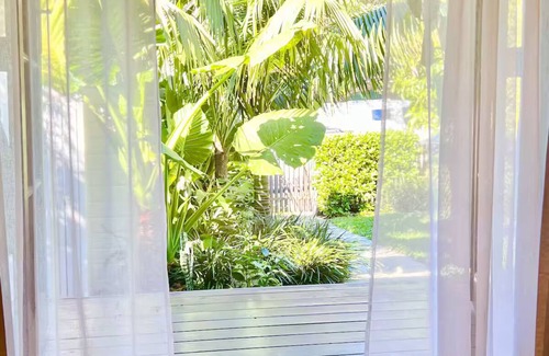 Freshwater Maison | Freshwater Beach Family Escape