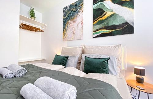 Lindenau Appartement | Freundliche Ferienwohnung mit Regendusche, Küche, Waschmaschine&Trockner, TV, WLAN