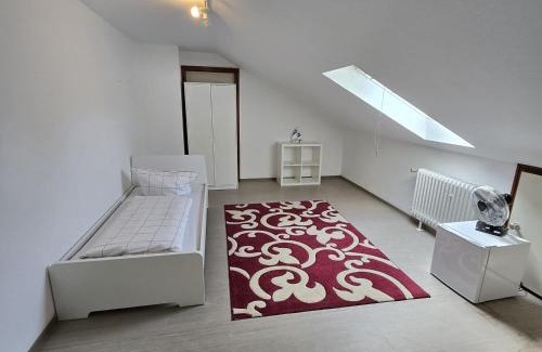 Misburg - Nord Maison | Freundliches Privatzimmer mit Gemeinschaftsküche und Gemeinschaftsbad