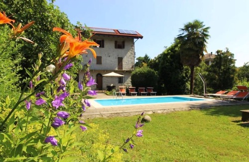Vacciago Appartement | Frey apt. 1 + Frey apt. 2 at Lake Orta with garden and pool