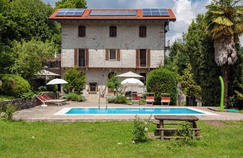 Vacciago Appartement | Frey apt. 1 + Frey apt. 2 at Lake Orta with garden and pool