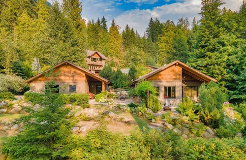 New Denver Cabine | Freya's Cabin at Big Bay Stays