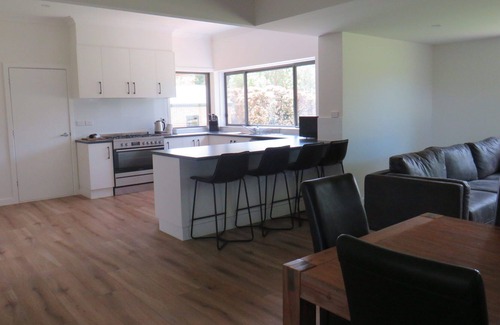 Barwite Maison | FRIDAY'S: 4 BR, 2 BA House in Barwite, Sleeps 10