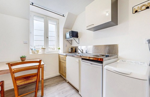 Ecartelee-Bonabry-Orieres-Paron Appartement | Friendly and functional apartment in the heart of the town of Fougeres.