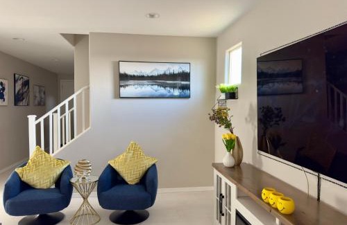 Laveen Maison | Friendly Host Near Loop 202 with Mountain views