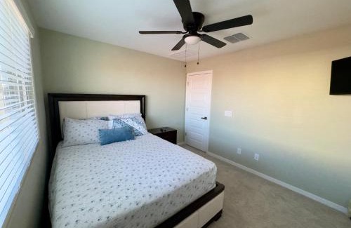 Laveen Maison | Friendly Host Near Loop 202 with Mountain views