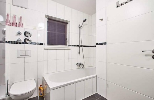 Saaldorf-Surheim Appartement | ***Ferienwohnung 45 qm mit 1 separatem Schlafzimmer
