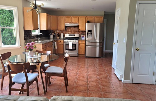 Calverton Maison | Friends & Family House between beach and the Wine Country