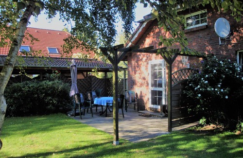 Detern Appartement | Friesenhaus - Ferienhof Am Birkensee, 55125
