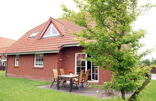 Norddeich Maison | Friesenhaus Heike, 6 Personen Zzgl. Kleinkind, Garten, 3 Schlafzimmer, 128 m²