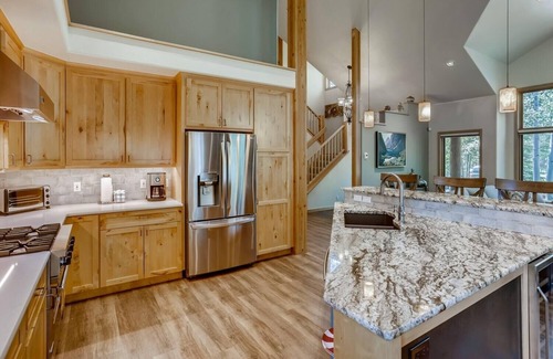 The Reserve Cabine | Frisco Cedar 225 4 Bedroom Home by RedAwning