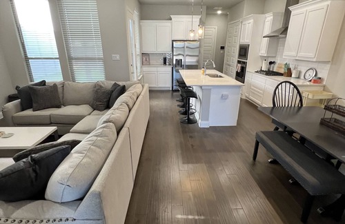 Frisco Maison | Frisco Park West Modern Charmer Kid & Pet Friendly Great Location
