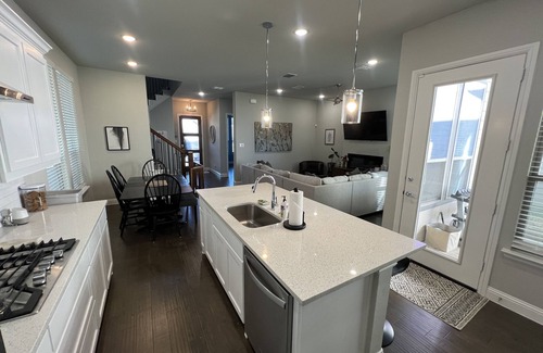 Frisco Maison | Frisco Park West Modern Charmer Kid & Pet Friendly Great Location