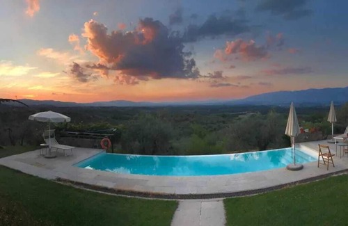 Montevarchi Villa | De cette zone, vous pouvez facilement rejoindre Florence, Arezzo, Sienne, Chianti