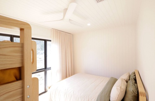 Tenterfield Autre | Frog Rock 2 bedroom off grid
