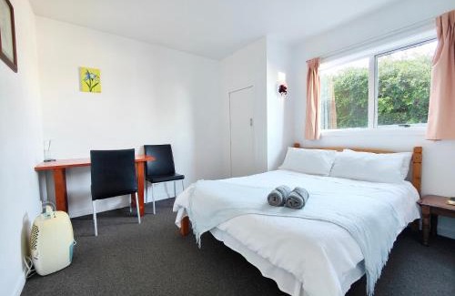 Johnsonville Appartement | from 128 for two bedrooms property in Wellington