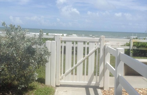 Crescent Beach Copropriété | DE 483 $ / WK, MEILLEUR PRIX OCEANFRONT, 10 marches à la plage,