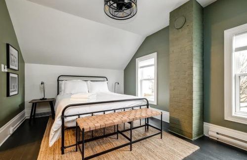 Picton Appartement | From HGTV Marigold Suite in county farmhouse