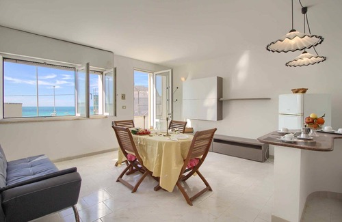 Torre Mozza Maison | Front Beach Torre Mozza