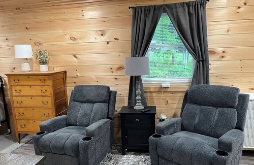 Lawrenceville Maison | Front porch sitting Tiny home