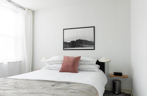 Hyde Park Appartement | FRONTDESK 2 BR Apt 6 miles to The Shedd Aquarium