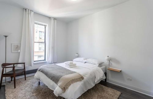East Hyde Park Appartement | FRONTDESK 2 BR Apt by Harold Washington Park